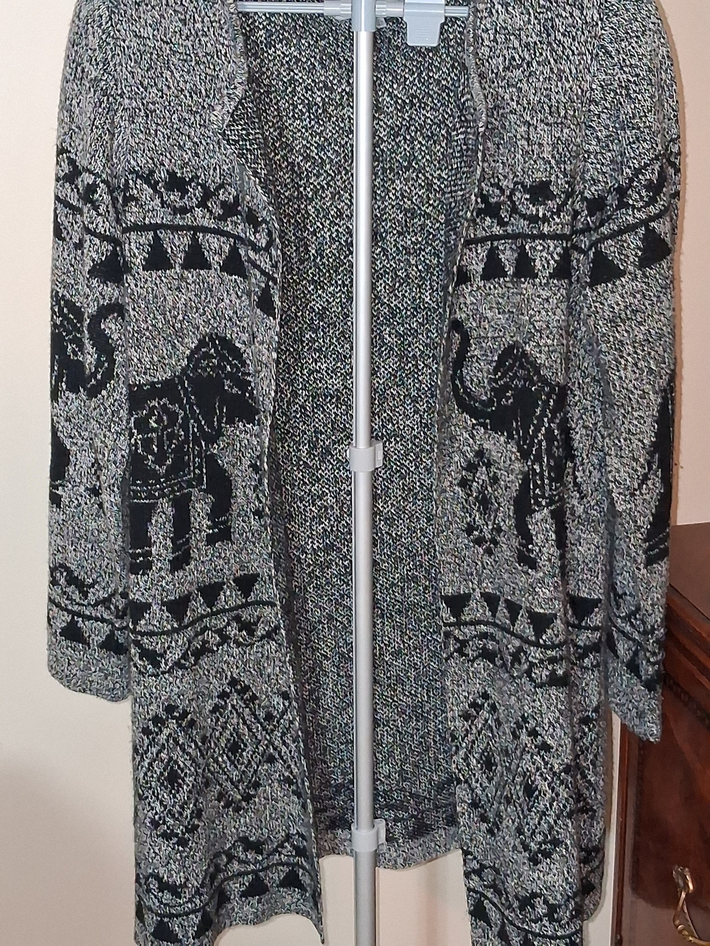 Absolutely Famous Black & Gray Elephant Open-Front Cardigan